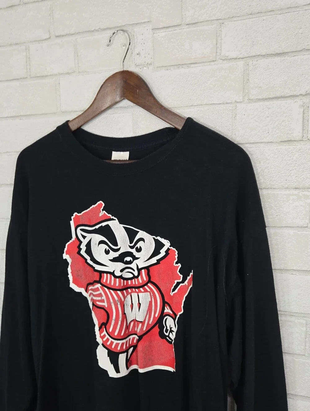 WI Badgers long sleeve graphic tee